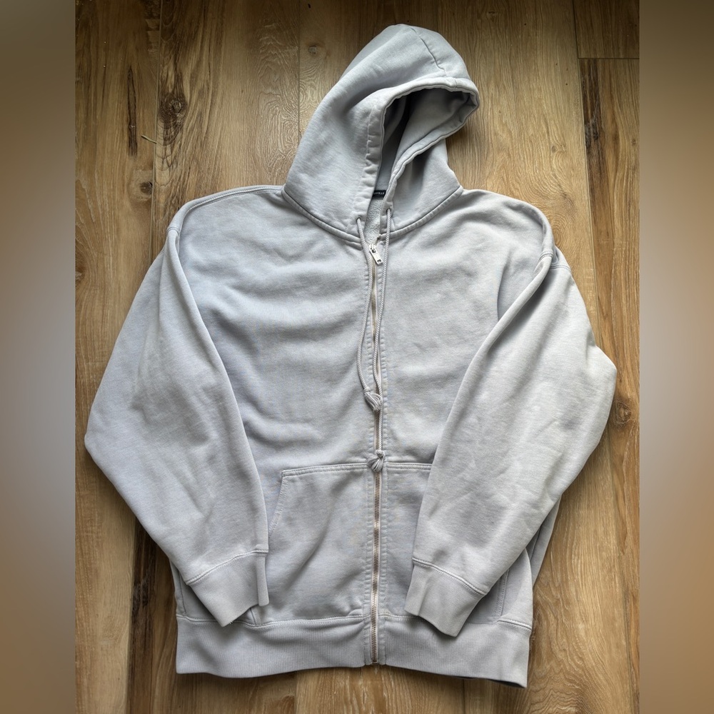 Brandy Melville zip up